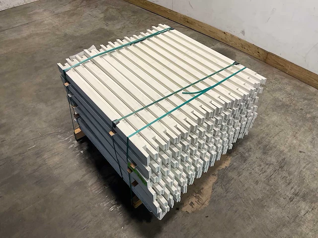 Hardhouten bovendorpel voor opdekdeuren 1030x70x65 mm (109x) - afbeelding 1 van  8