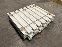 Hardhouten bovendorpel voor opdekdeuren 830x70x65 mm (28x) - afbeelding 1 van  1