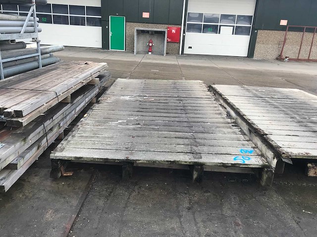 Hardhouten brugdekdeel - afbeelding 2 van  3