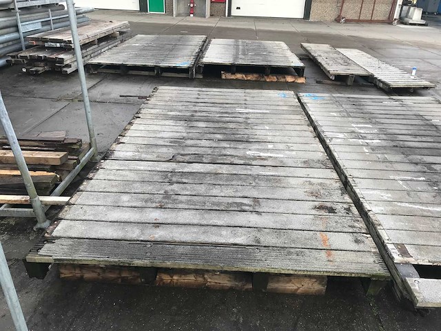 Hardhouten brugdekdeel - afbeelding 2 van  2