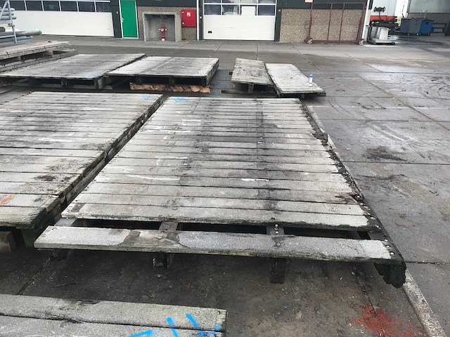 Hardhouten brugdekdeel - afbeelding 3 van  3