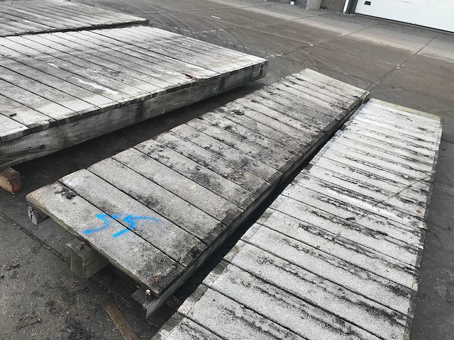 Hardhouten brugdekdeel - afbeelding 1 van  3