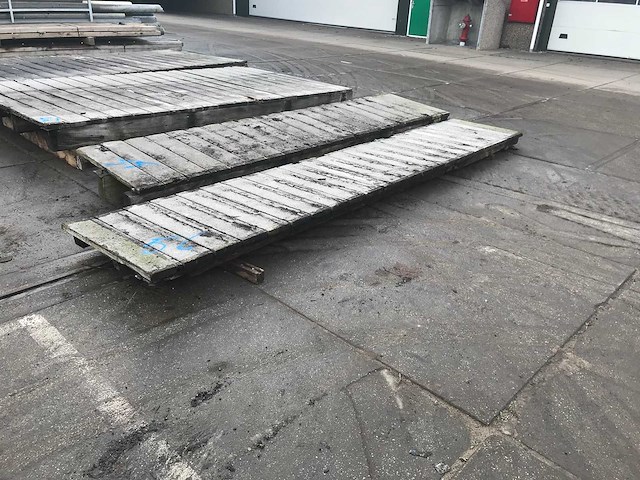 Hardhouten brugdekdeel - afbeelding 1 van  3