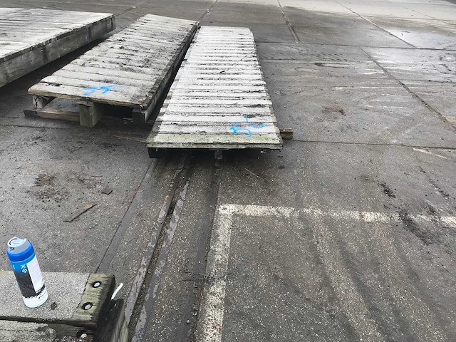 Hardhouten brugdekdeel - afbeelding 2 van  3