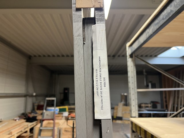 Hardhouten deurkozijn, grijs gegrond hillhout - afbeelding 4 van  5