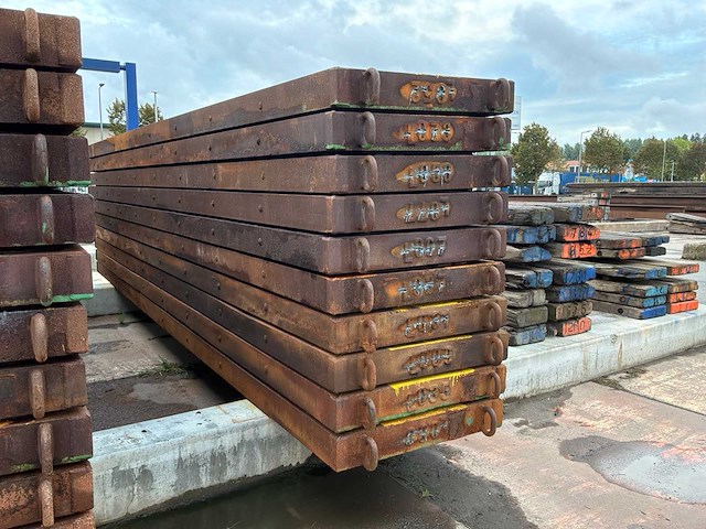 Hardhouten draglineschot met ijzerframe (10x) - afbeelding 2 van  4