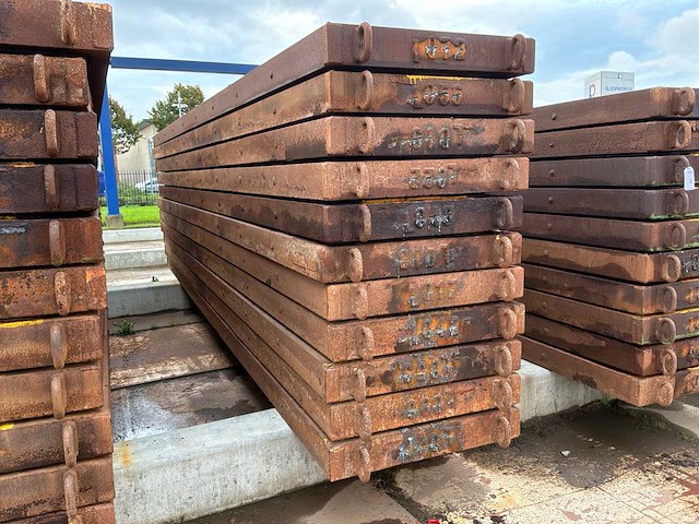 Hardhouten draglineschot met ijzerframe (11x) - afbeelding 2 van  5
