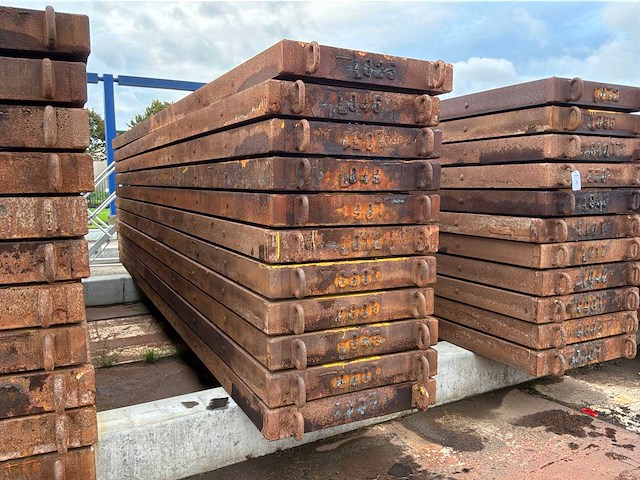 Hardhouten draglineschot met ijzerframe (11x) - afbeelding 2 van  3