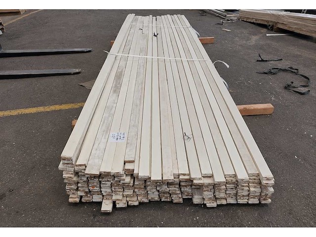 Hardhouten koplatten wit gegrond 12x45x4900 mm (212x) - afbeelding 2 van  3