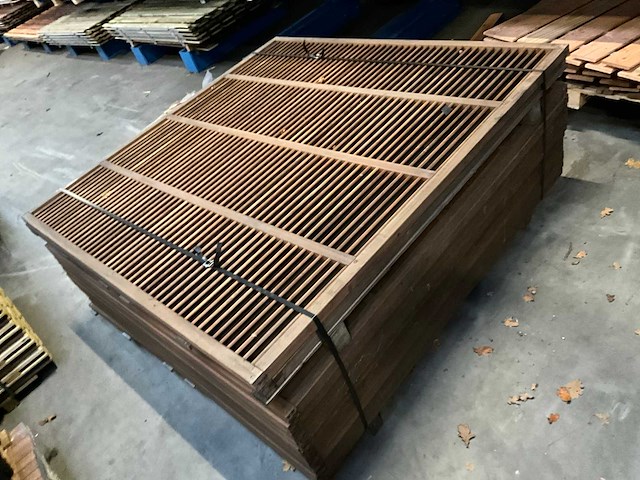 Hardhouten lamellenscherm 180x180 cm (14x) - afbeelding 4 van  5