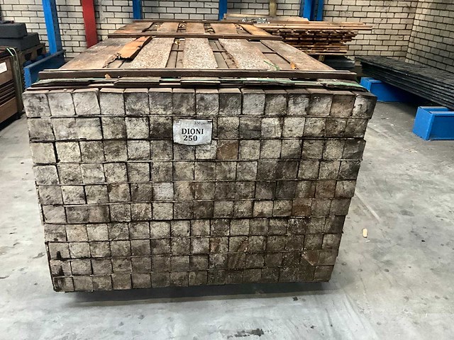 Hardhouten paal 6,8x6,8x250 cm (150x) - afbeelding 3 van  7