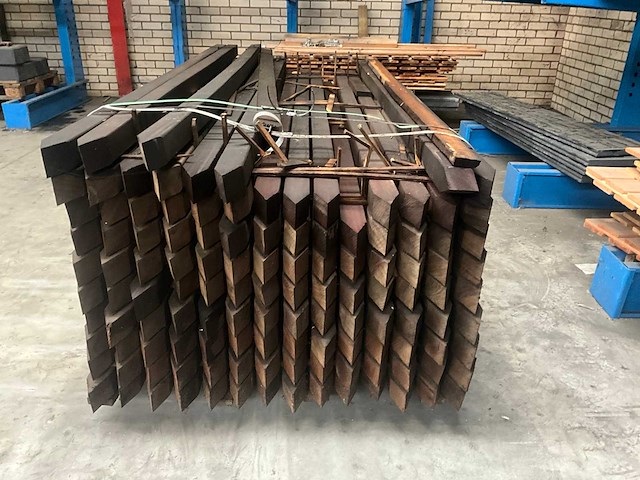 Hardhouten paal 6,8x6,8x250cm (118x) - afbeelding 5 van  7