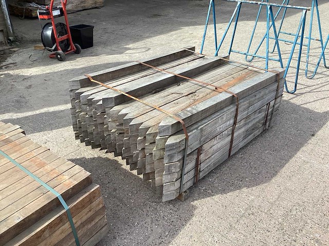 Hardhouten paal 70x70x1500mm (93x) - afbeelding 1 van  5