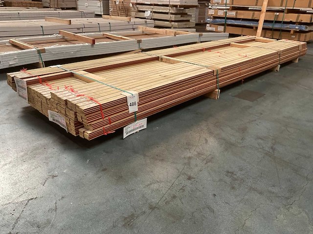 Hardhouten plint 9x45 mm - afbeelding 1 van  5