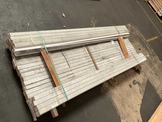 Hardhouten plinten recht 12x45 mm - afbeelding 3 van  3