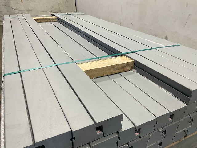 Hardhouten raamprofiel rox grijs gegrond 195x7,8x5,4 cm (50x) - afbeelding 4 van  9