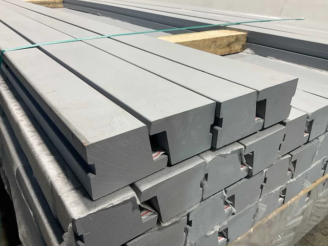 Hardhouten raamprofiel rox grijs gegrond 195x7,8x5,4 cm (50x) - afbeelding 5 van  9