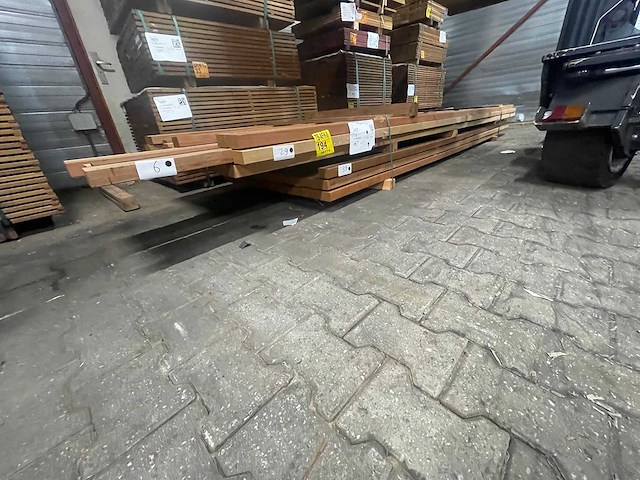 Hardhouten regels 4000-5000x68x44mm (74x) - afbeelding 2 van  3