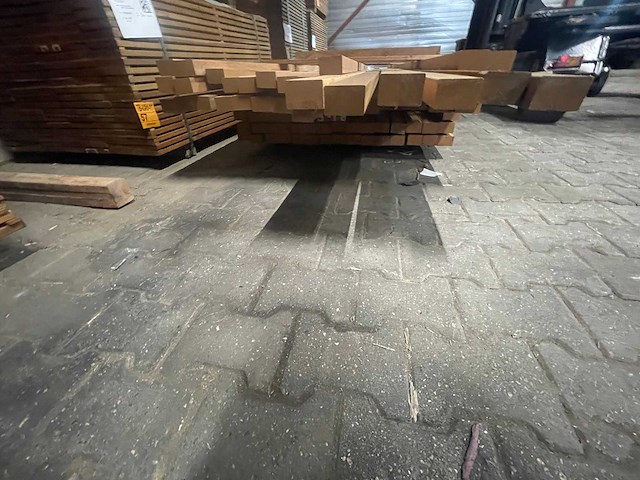 Hardhouten regels 4000-5000x68x44mm (74x) - afbeelding 3 van  3