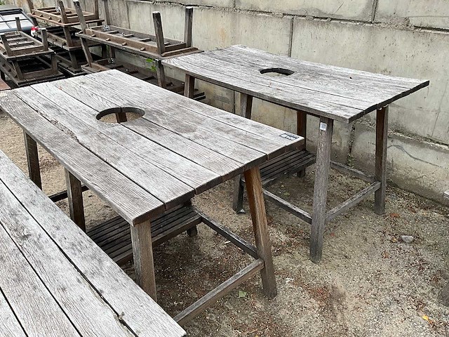 Hardhouten terras bartafel met boomgat (2x) - afbeelding 1 van  7