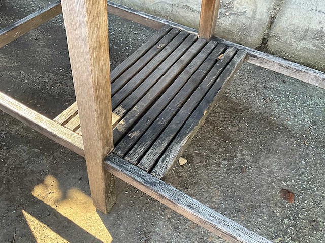 Hardhouten terras bartafel met boomgat (2x) - afbeelding 3 van  7