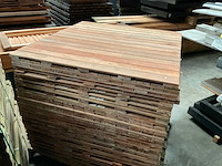 Hardhouten terrastegel - 100x100 cm (16x) - afbeelding 1 van  2