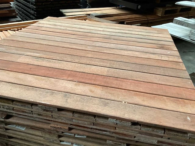 Hardhouten terrastegel - 100x100 cm (16x) - afbeelding 2 van  2