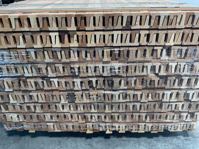 Hardhouten tongnaald profiel-n1 bruin 215x4,9x3,5 cm - set van 2 (50x) - afbeelding 5 van  7