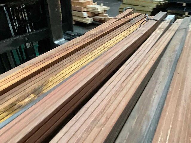 Hardhouten tuinpaal gepunt - 270x6,5x6,5 cm (12x) - afbeelding 3 van  13