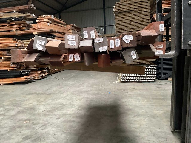 Hardhouten tuinpaal gepunt - 270x6,5x6,5 cm (12x) - afbeelding 5 van  13