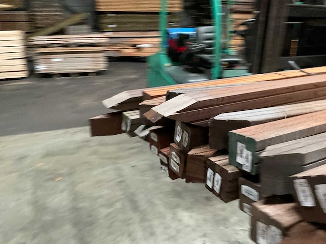 Hardhouten tuinpaal gepunt - 270x6,5x6,5 cm (12x) - afbeelding 9 van  13