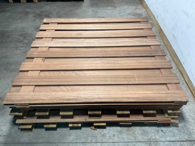 Hardhouten tuinscherm 17-planks - 180x180 cm (7x) - afbeelding 3 van  4