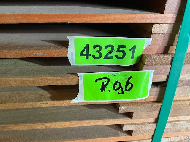 Hardhouten tuinscherm met toog 17-planks - 180x180x3,9 cm (2x) - afbeelding 4 van  6