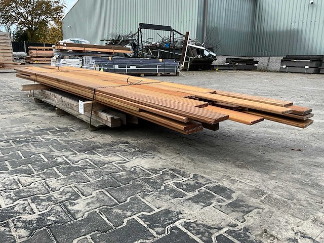 Hardhouten vlonderplank 1.8x14 cm (32x) - afbeelding 1 van  5