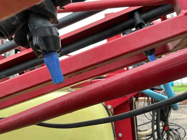 Hardi lzy800 gedragen veldspuit met fronttank - afbeelding 9 van  26