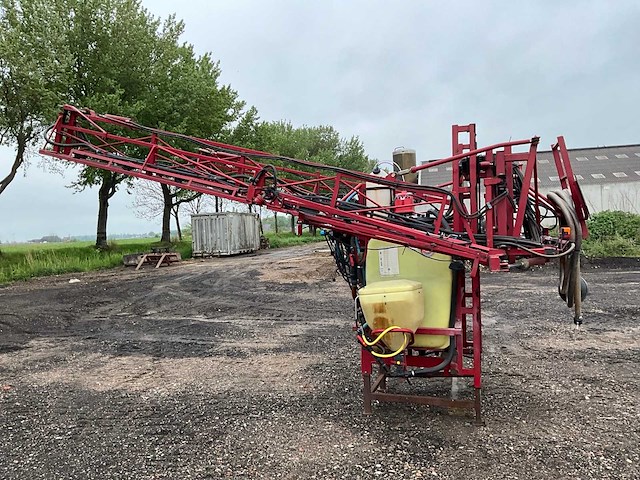 Hardi lzy800 gedragen veldspuit met fronttank - afbeelding 25 van  26