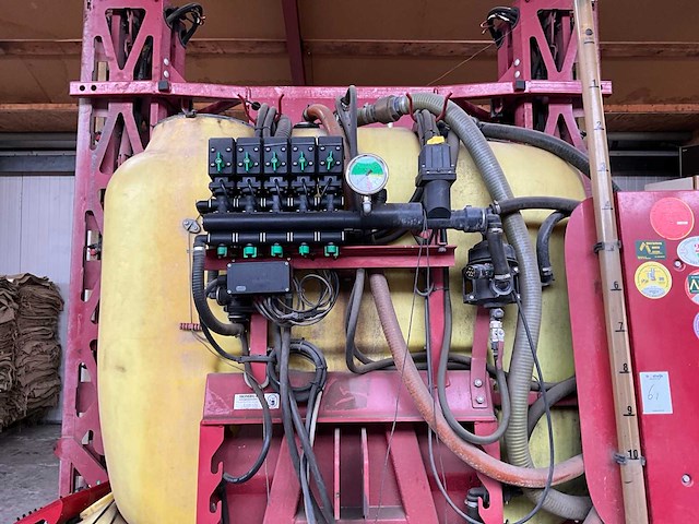 Hardi master gedragen veldspuit - afbeelding 11 van  19