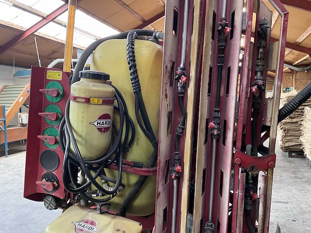 Hardi master gedragen veldspuit - afbeelding 6 van  19