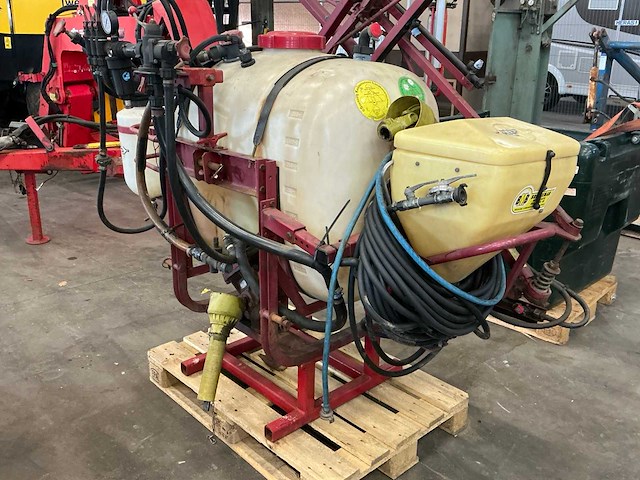 Hardi veldspuit 3 punts gedragen 9 meter - afbeelding 2 van  10