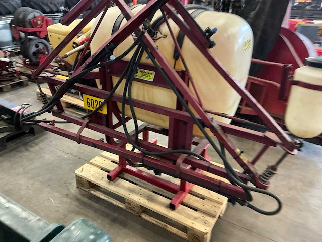 Hardi veldspuit 3 punts gedragen 9 meter - afbeelding 3 van  10