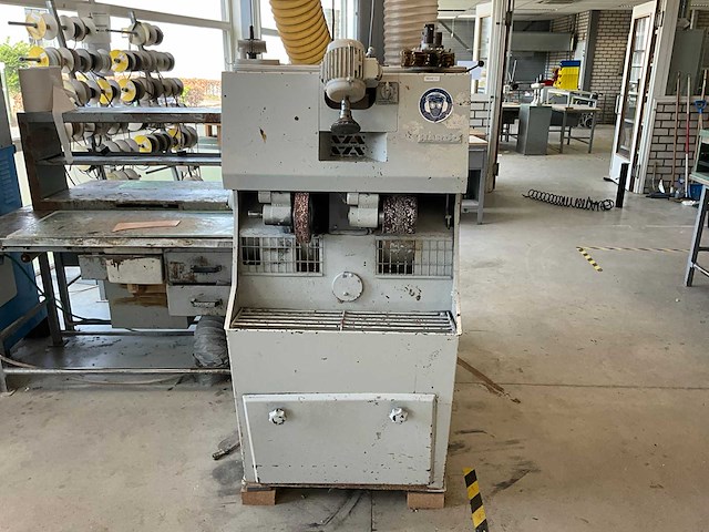 Hardo ortho solo 75 band- schuur- polijstmachine v.v. pneumatische klepafzuiging - afbeelding 1 van  4