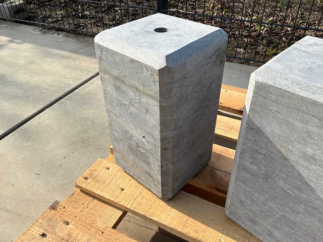 Hardsteen sokkel 18x18x33cm 4-zijdig facet (4x) - afbeelding 7 van  7