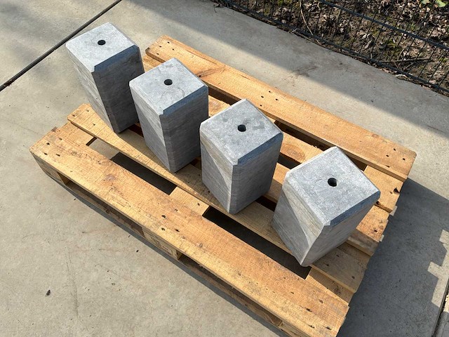 Hardsteen sokkel 18x18x33cm 4-zijdig facet (4x) - afbeelding 3 van  7
