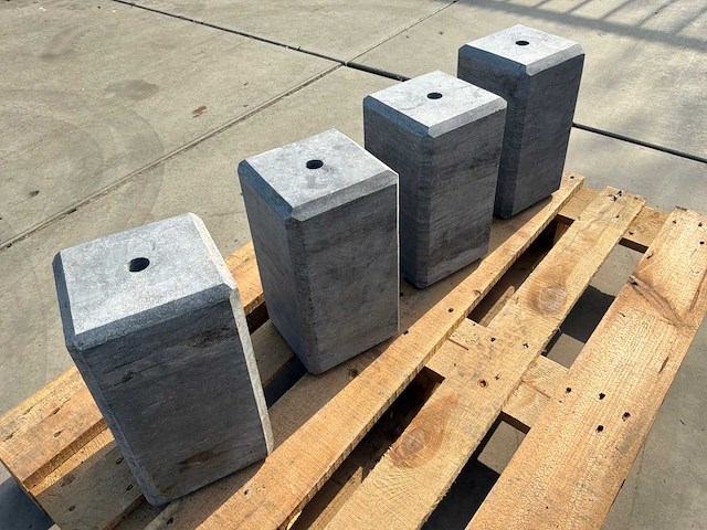 Hardsteen sokkel 18x18x33cm 4-zijdig facet (4x) - afbeelding 5 van  7