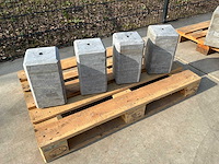 Hardsteen sokkel 18x18x33cm 4-zijdig facet (4x) - afbeelding 1 van  5