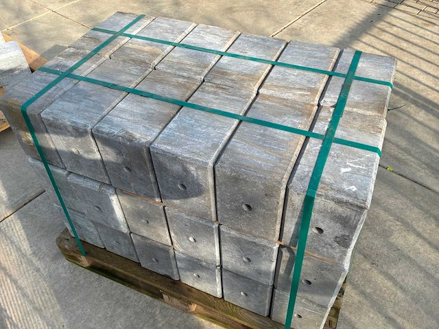 Hardsteen sokkel 18x24x33 4-zijdig facet (4x) - afbeelding 5 van  6
