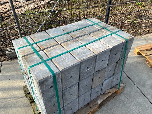 Hardsteen sokkel 18x24x33 4-zijdig facet (4x) - afbeelding 4 van  5