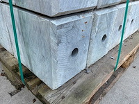 Hardsteen sokkel 18x24x33 bovenzijde facet (36x) - afbeelding 3 van  5