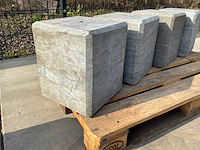 Hardsteen sokkel 28x28x33cm 4-zijdig facet (4x) - afbeelding 3 van  5