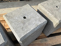Hardsteen sokkel 28x28x33cm 4-zijdig facet (4x) - afbeelding 5 van  5